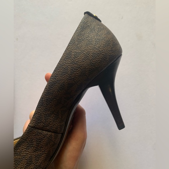 NWT MK Michael Kors flex mid pump size 8.5 brown MK design - Picture 7 of 12